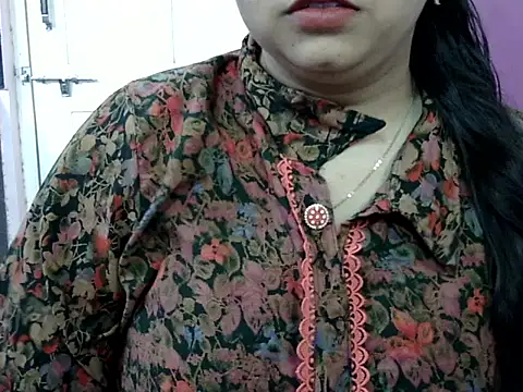 Snapshot of Cute_Aliyaa chatting on May 20, 2026, 2:03 pm Cute Aliyaa online show from May 20, 2026, 2:03 pm