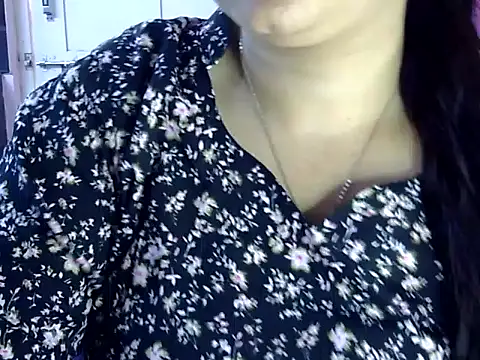 Snapshot of Cute_Aliyaa chatting on June 1, 2026, 12:05 pm Cute Aliyaa online show from June 1, 2026, 12:05 pm