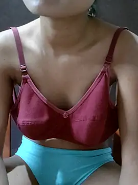 twinkle20 online show from February 3, 2026, 6:22 am