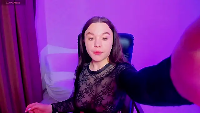 Mia Mia999 online show from April 18, 2026, 7:58 pm