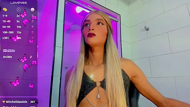 Samantha Ortega  online show from April 18, 2026, 8:38 am