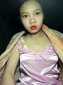 derylove  online show from February 7, 2026, 5:43 pm