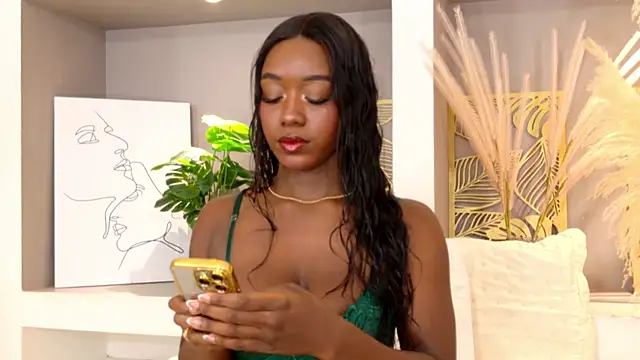 Snapshot of daniellabrown chatting on April 27, 2026, 9:46 pm daniellabrown online show from April 27, 2026, 9:46 pm