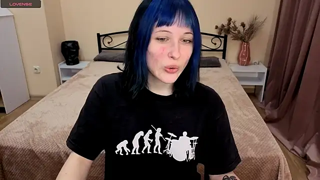 Sunny Girl X online show from April 12, 2026, 6:44 pm