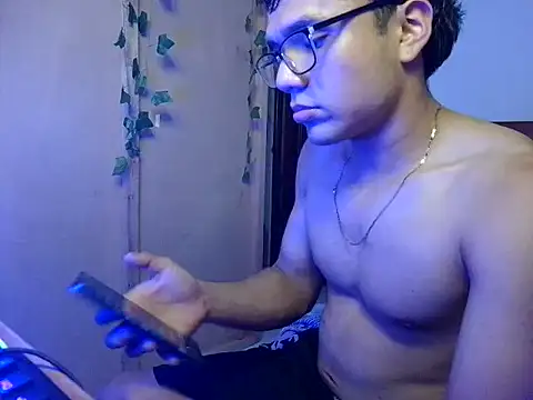 CreamKingg online show from April 23, 2026, 3:57 am