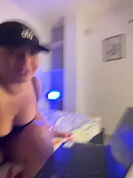 Kira Spiicy online show from February 21, 2026, 1:46 pm