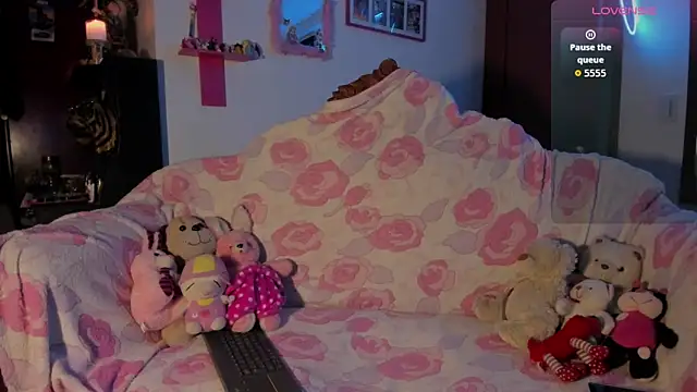 Rebecahart online show from February 17, 2026, 1:36 am