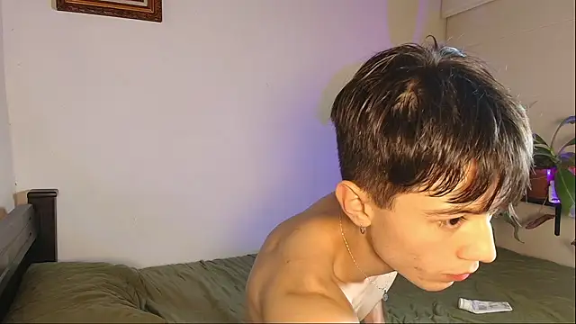 Snapshot of slowburnmystic chatting on February 5, 2026, 9:32 pm slowburnmystic online show from February 5, 2026, 9:32 pm