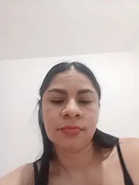 Snapshot of luna_pinky chatting on July 6, 2026, 12:39 am luna pinky online show from July 6, 2026, 12:39 am