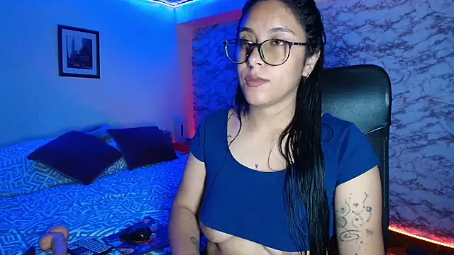 Camila IRoose online show from February 15, 2026, 4:35 am