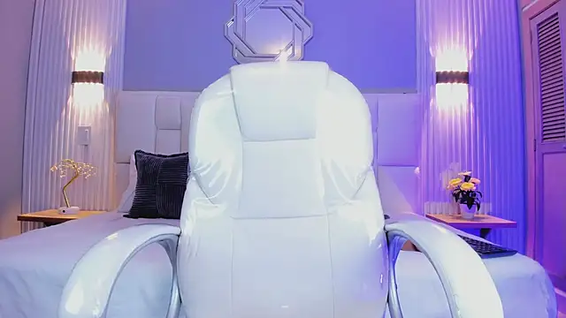 KataThonpson online show from March 12, 2026, 4:51 am