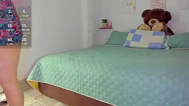 Snapshot of Alessandra_01 chatting on February 6, 2026, 11:06 am Alessandra 01 online show from February 6, 2026, 11:06 am