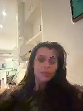 Snapshot of houseofnova chatting on June 26, 2026, 9:31 pm houseofnova online show from June 26, 2026, 9:31 pm