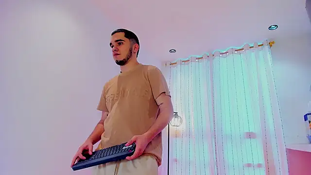 TheBatMansion online show from April 18, 2026, 10:32 pm