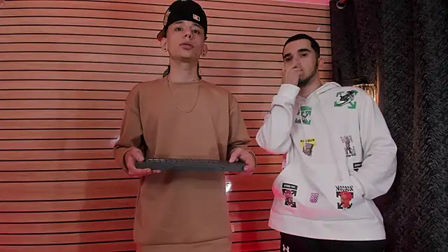 TheBatMansion online show from April 19, 2026, 11:07 pm