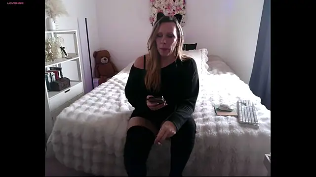 ArchangelTheFrancaise online show from March 26, 2026, 3:43 pm