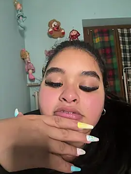 Aloyenita online show from February 3, 2026, 6:13 pm