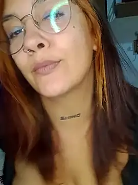Snapshot of kuramaqueen chatting on June 17, 2026, 4:01 am kuramaqueen online show from June 17, 2026, 4:01 am