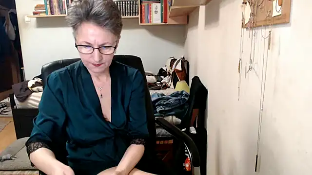 katemodel online show from October 15, 2025, 6:44 am