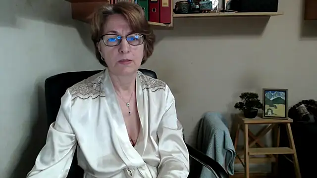 katemodel online show from April 5, 2026, 8:43 am