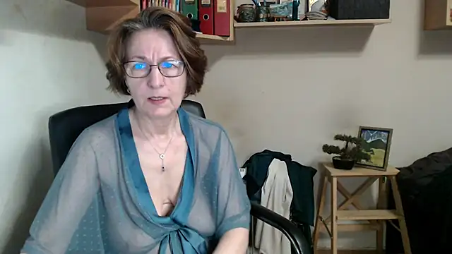 katemodel online show from June 4, 2026, 6:07 am