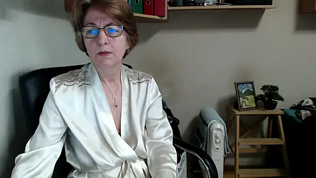 katemodel online show from March 26, 2026, 7:50 am