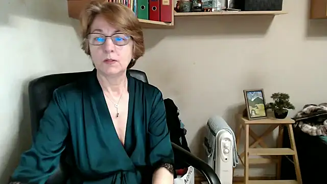 katemodel online show from March 27, 2026, 8:26 am