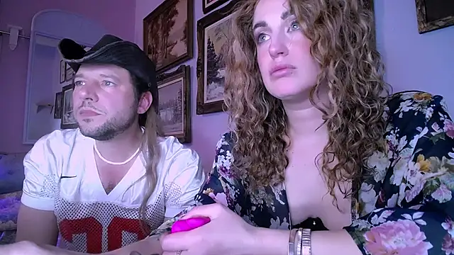 BobbyNSadie online show from February 3, 2026, 4:43 am