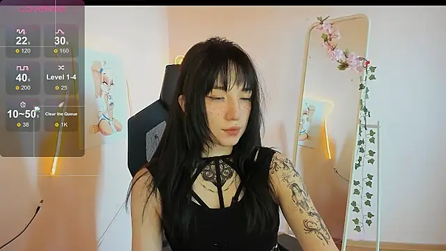 Snapshot of AliceeinWonderlanddd chatting on May 9, 2026, 2:04 am AliceeinWonderlanddd online show from May 9, 2026, 2:04 am