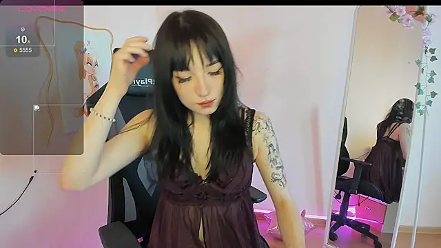 AliceeinWonderlanddd online show from April 25, 2026, 2:03 am