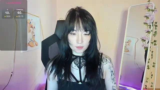 Snapshot of AliceeinWonderlanddd chatting on May 21, 2026, 2:09 am AliceeinWonderlanddd online show from May 21, 2026, 2:09 am