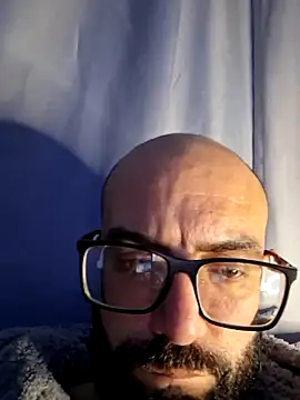 Robsonitj90 online show from June 7, 2026, 6:18 am