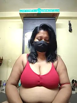 Snapshot of Curvy_Trisha chatting on June 19, 2026, 12:33 pm Curvy Trisha online show from June 19, 2026, 12:33 pm