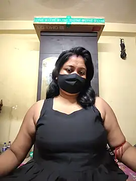 Snapshot of Curvy_Trisha chatting on June 23, 2026, 8:07 pm Curvy Trisha online show from June 23, 2026, 8:07 pm