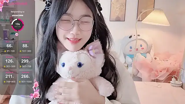 Luminous4173 online show from February 11, 2026, 7:19 am