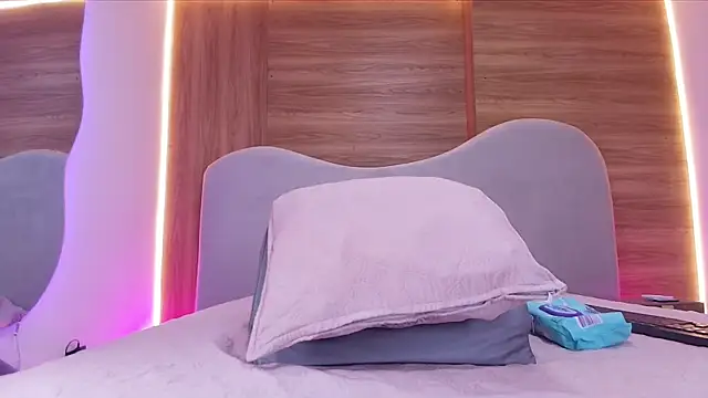 shaina adams online show from February 24, 2026, 12:06 pm