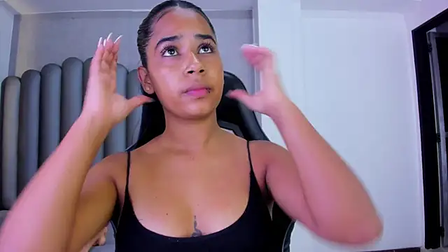 Shirleytaylor- online show from April 18, 2026, 11:45 am