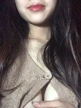 uyensexy online show from February 7, 2026, 6:21 am