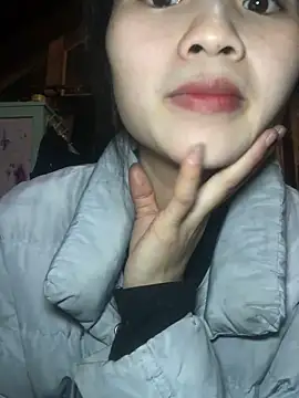 uyensexy online show from February 5, 2026, 3:46 am