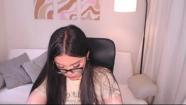  heybee online show from March 10, 2026, 7:29 pm