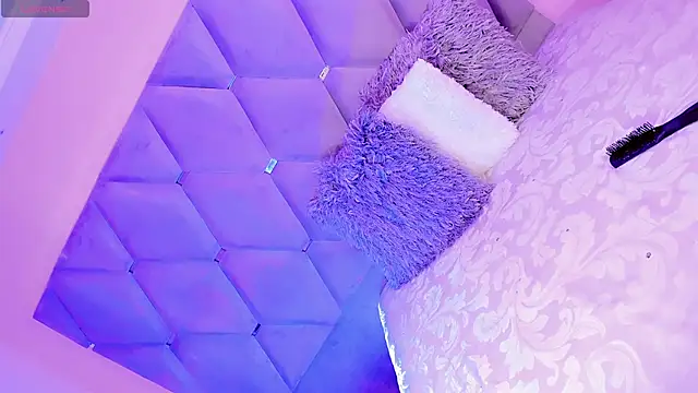 EmmaSweet23 online show from April 9, 2026, 8:04 pm