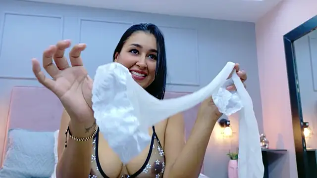 Snapshot of Busty_Zay chatting on February 5, 2026, 6:48 pm Busty Zay online show from February 5, 2026, 6:48 pm