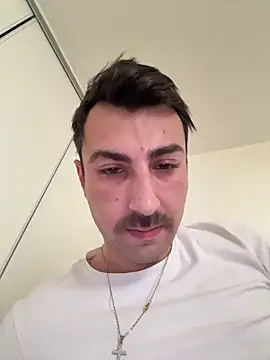 Aliiiix online show from February 11, 2026, 1:33 pm