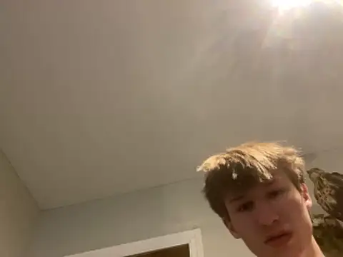 yourwhiteboy1 online show from March 5, 2026, 1:02 am