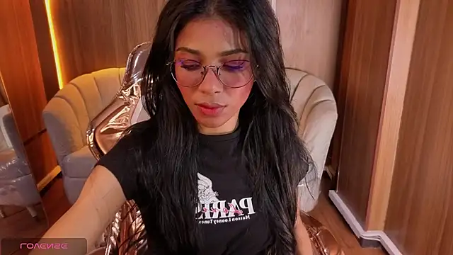 Snapshot of Alina_b_ chatting on May 30, 2026, 7:52 pm Alina b online show from May 30, 2026, 7:52 pm