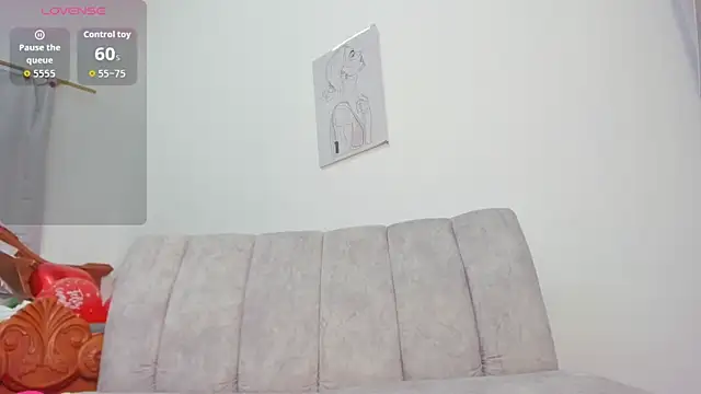 velvetluna  online show from April 10, 2026, 3:08 pm