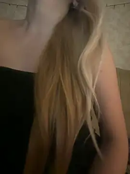 NikkiMis online show from February 10, 2026, 9:58 pm