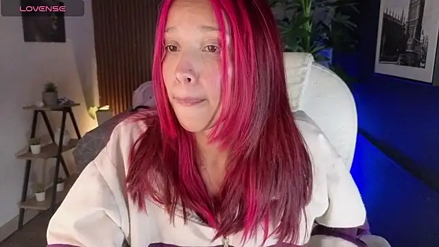 saphire  online show from April 14, 2026, 3:17 pm