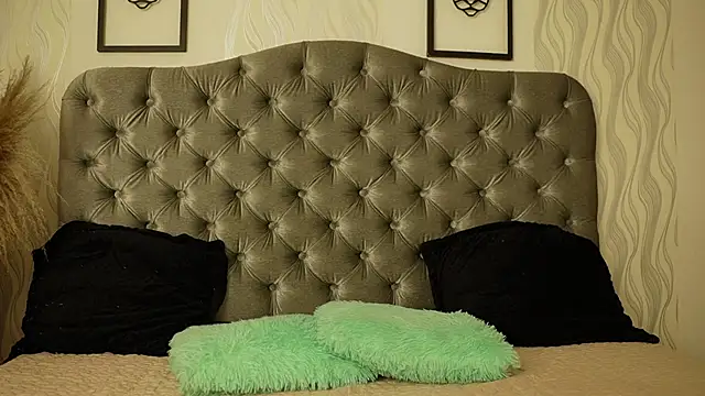 katt eyes  online show from March 12, 2026, 1:15 pm