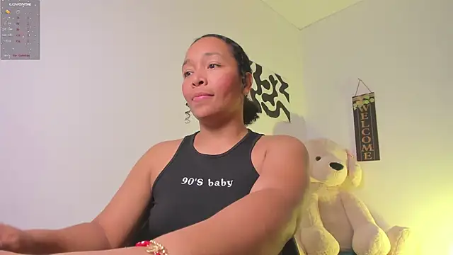 Nia13 online show from February 5, 2026, 5:14 am